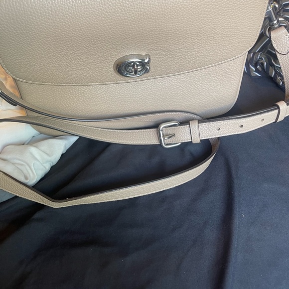 Coach Cassie - Picture 8 of 12